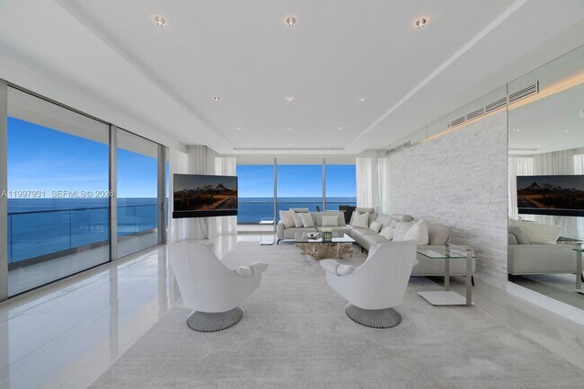 Building Photo - 10203 Collins Ave