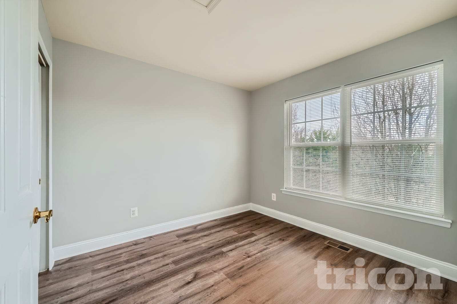 Building Photo - 566 Callander Way