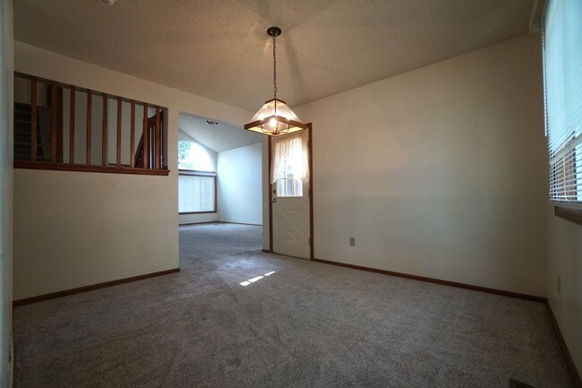 Building Photo - 1155 Popes Valley Dr
