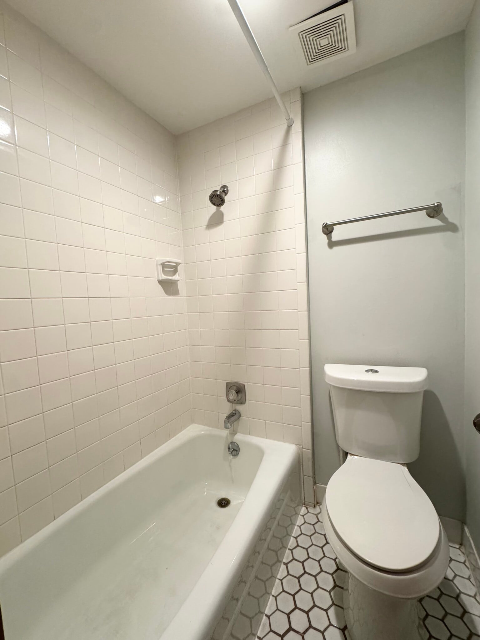 Building Photo - 3804 Pennsylvania Ave