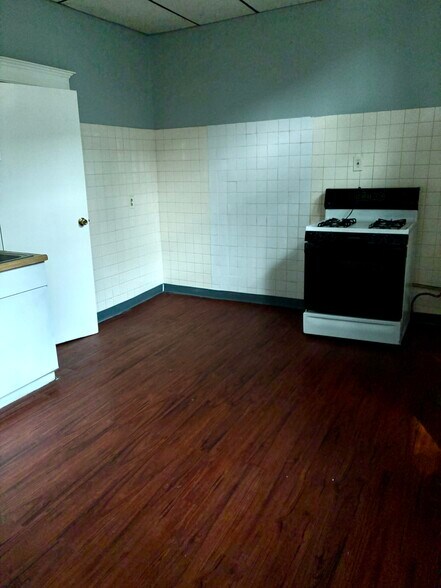 Building Photo - 2858 S Trumbull Ave