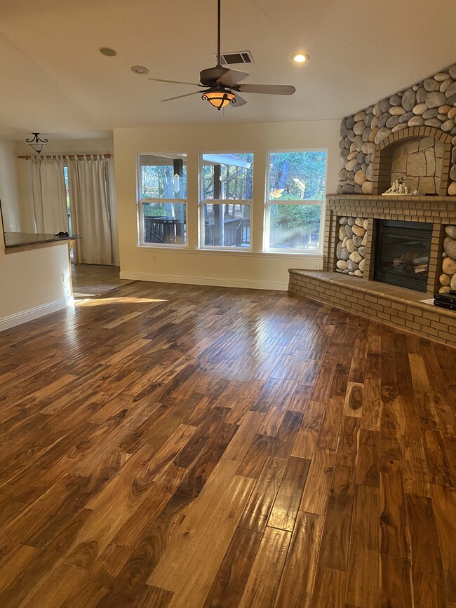 Open living area - 11938 Torrey Pines Dr