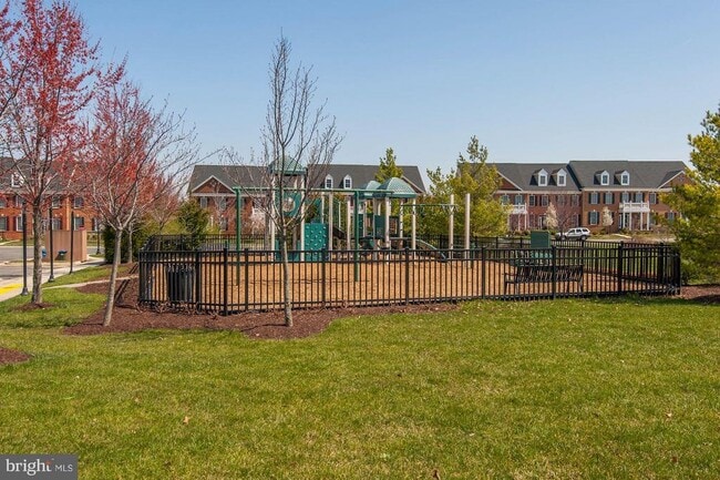 Building Photo - 43138 Thoroughfare Gap Terrace