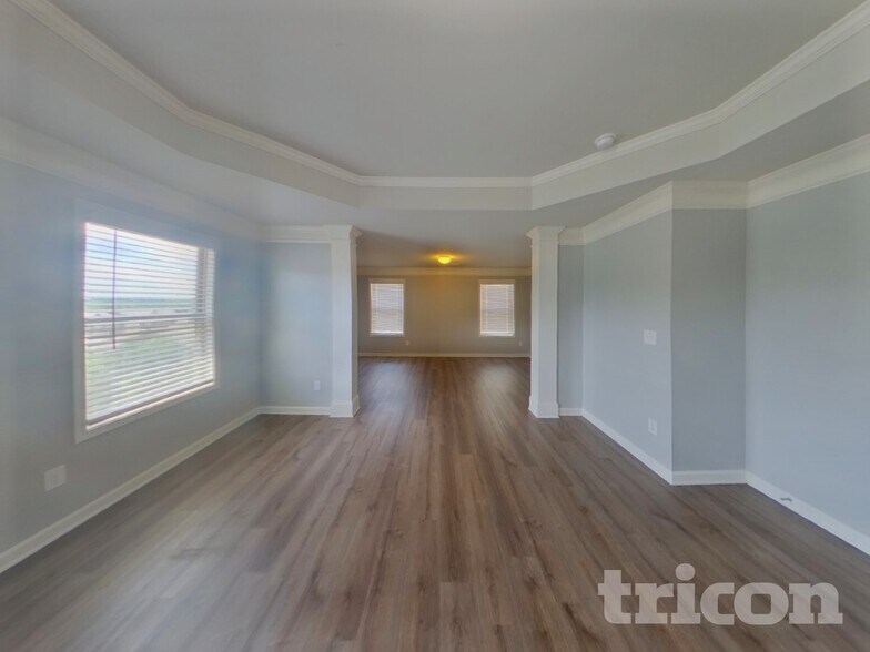 Building Photo - 7064 Demeter Dr