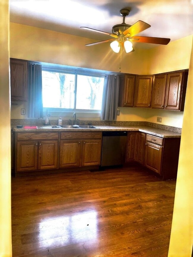 Building Photo - Single family home in Springfiled