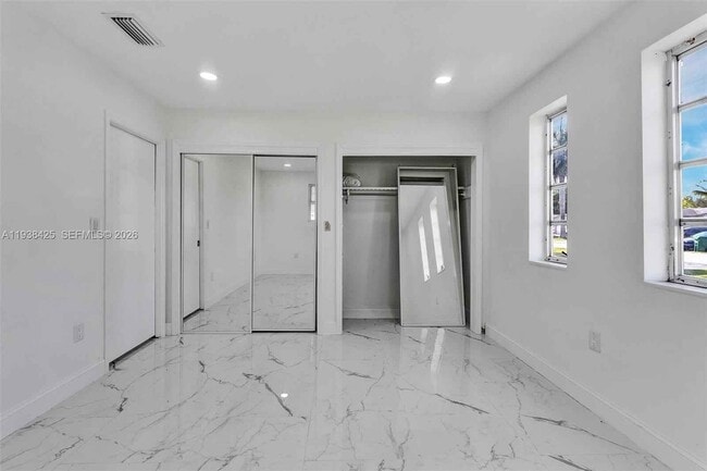 Building Photo - 860 NW 207th St