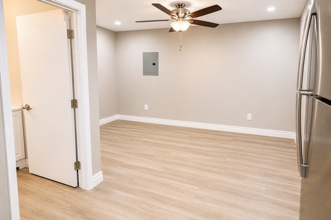 Interior Photo - Henry Square