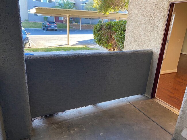 Building Photo - SW!! First floor unit with Balcony!! Gated!! Clubhouse!!  Community pool!! Spa!! Exercise Room!! ...