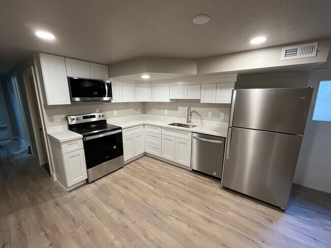 Primary Photo - 1868 W 4655 S