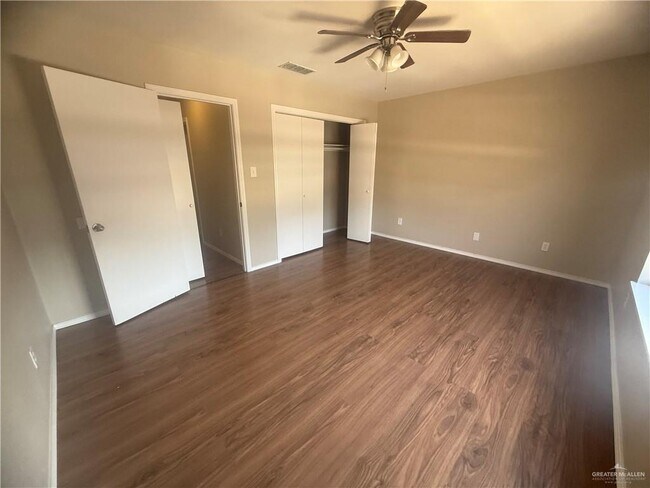 Building Photo - 11 South Dr