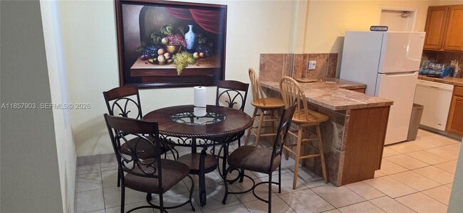 Building Photo - 2359 N Wallen Dr