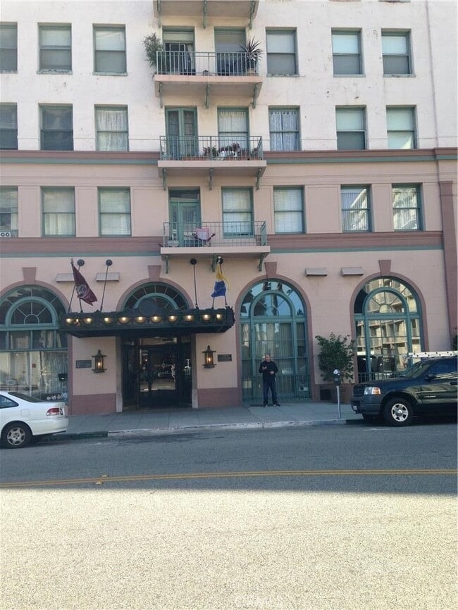Primary Photo - 455 E Ocean Blvd