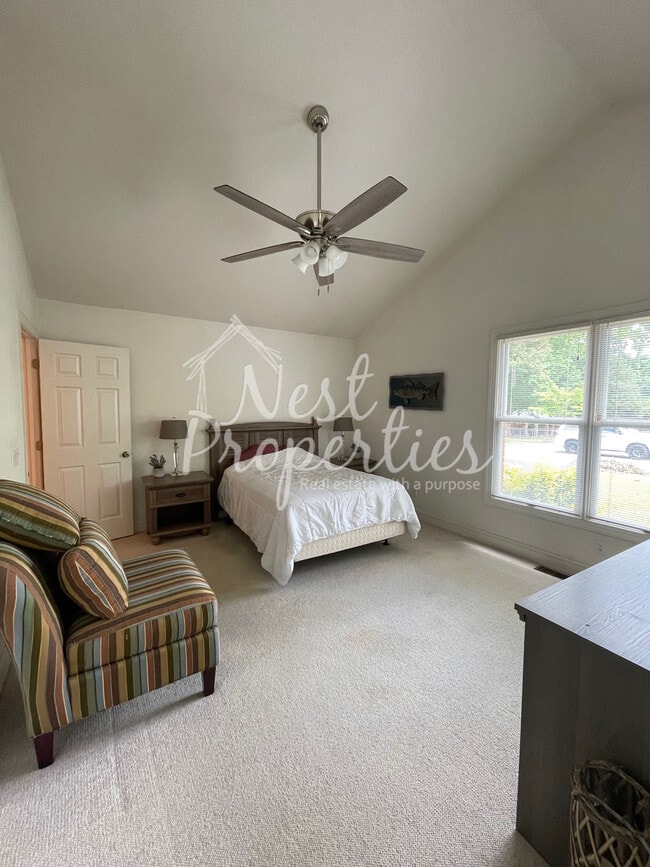 Building Photo - 1429 Adella St