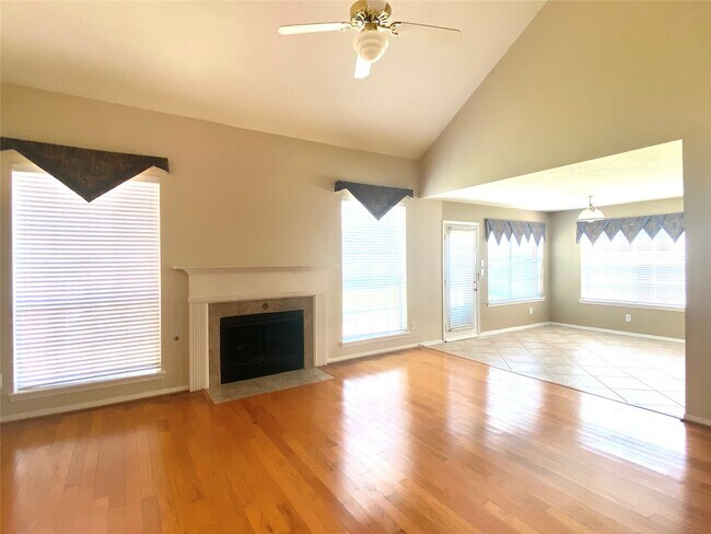 Building Photo - 1703 Berkoff Dr