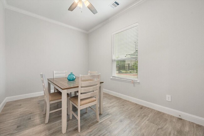 Building Photo - Brand New Luxury Townhouse in West Arlington