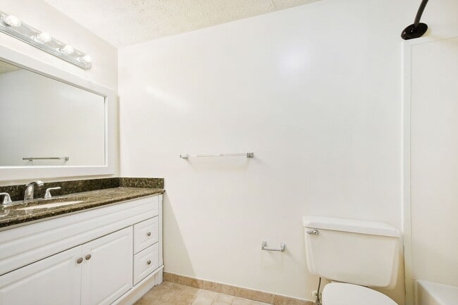 Building Photo - 1402 Kingstream Dr