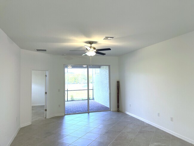 Building Photo - 2184 Dragonfruit Wy