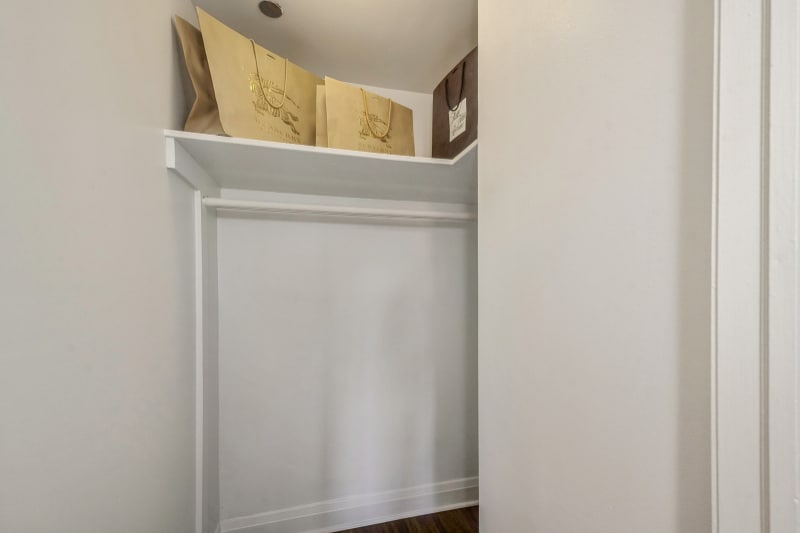 Building Photo - 180 E Pearson St