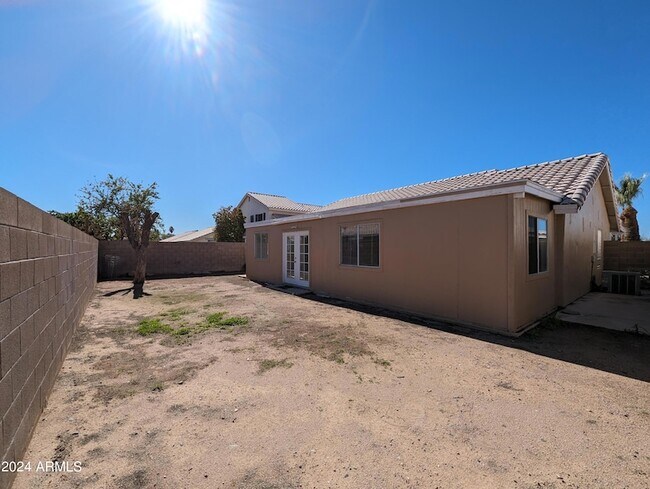 Building Photo - 11941 N 69th Ave