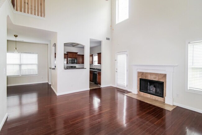 Building Photo - 6593 Silk Tree Pointe