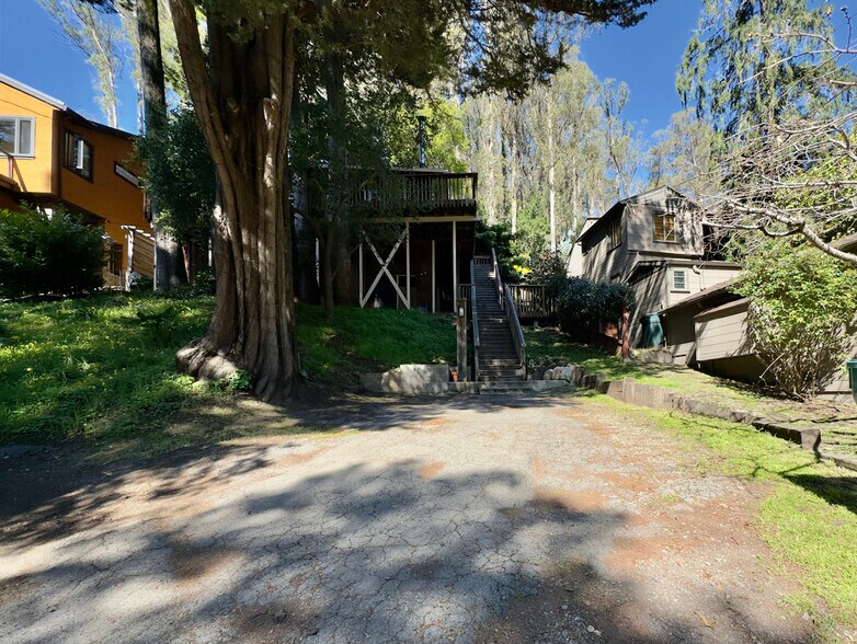 Building Photo - 6583 Valley View Rd