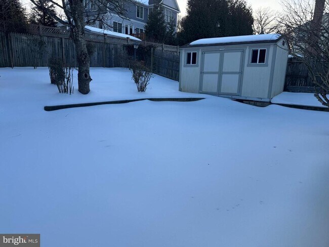 Building Photo - 9207 Hunting Pines Pl