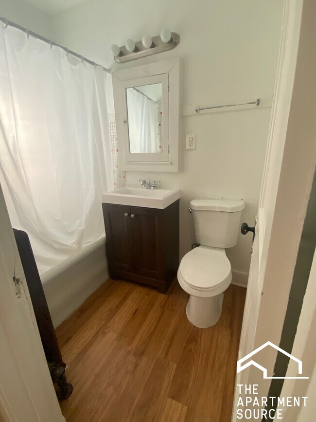 Building Photo - 100 Lincoln Ave