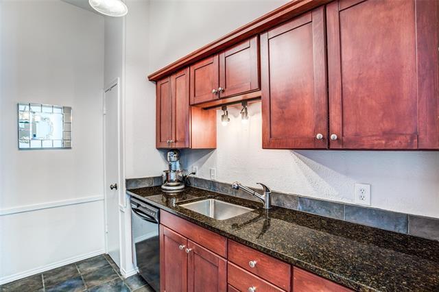 Building Photo - 10421 High Hollows Dr