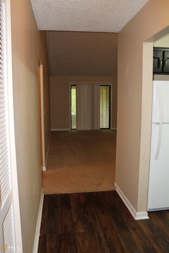 Building Photo - 207 Admirals Walk