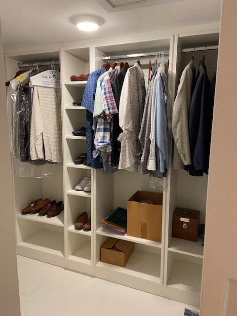Custom Closet - alternative view - 935 Sweetwater Ln