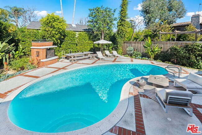 Building Photo - 4247 Sespe Ave