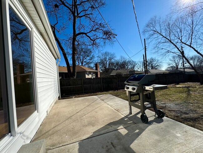 Building Photo - 2908 Cheyenne Cir
