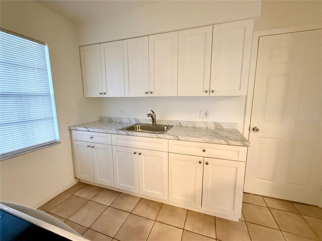 Building Photo - 34 Cedar Dr