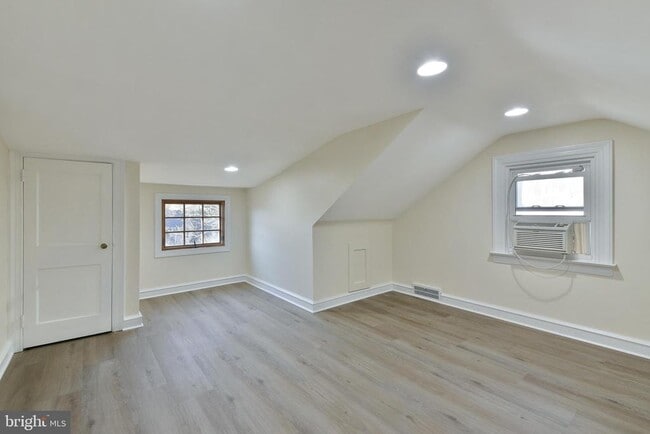 Building Photo - 8106 Cadwalader Ave