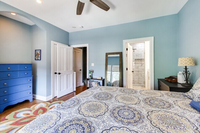 Building Photo - Charming 2bd/2.5ba LeDroit Park Home Available