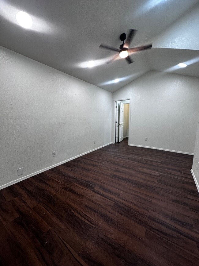 Building Photo - 5733 Saplinas Rd