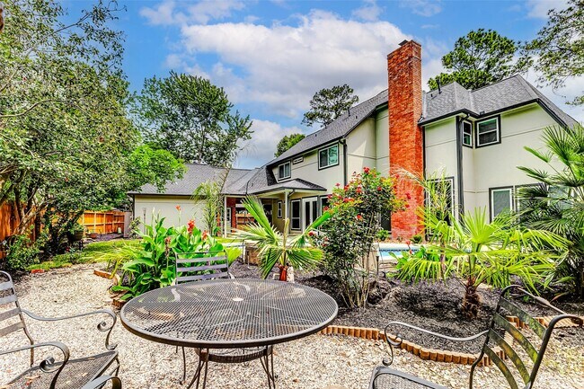 Building Photo - 5807 Mountain View Dr