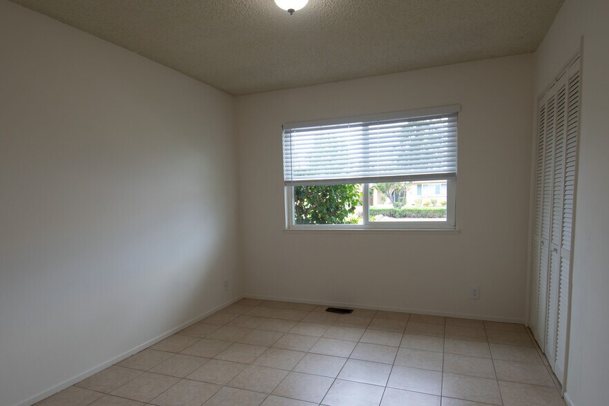 Building Photo - 1551 Minardi Ave