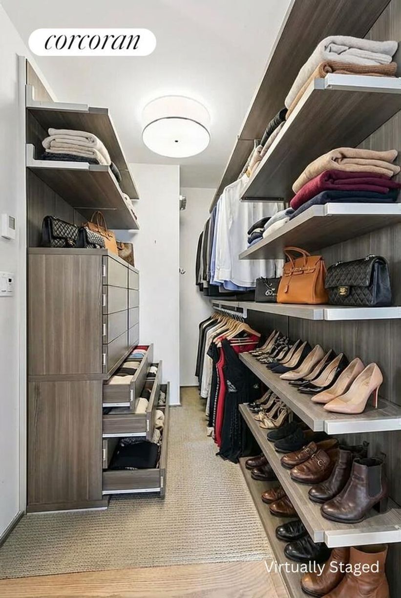 Building Photo - 101 W 79th St