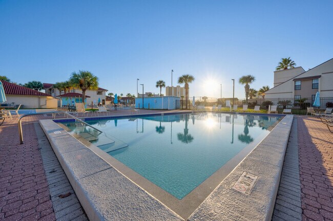 Building Photo - 17462 Front Beach Rd