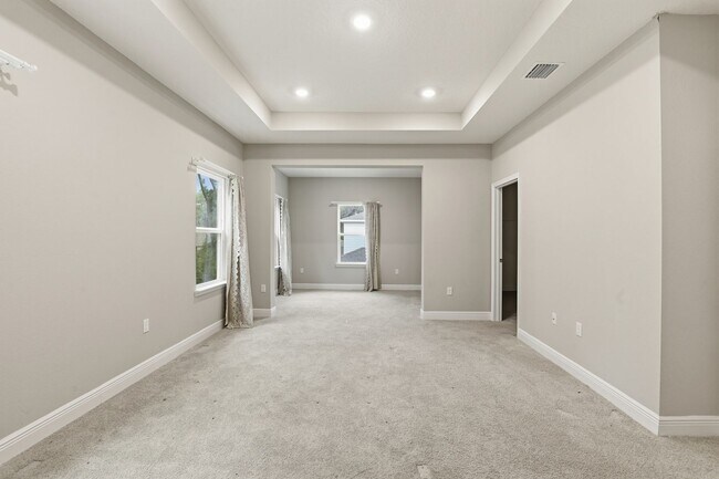 Building Photo - Finley Woods 4 bedroom 3 bath.