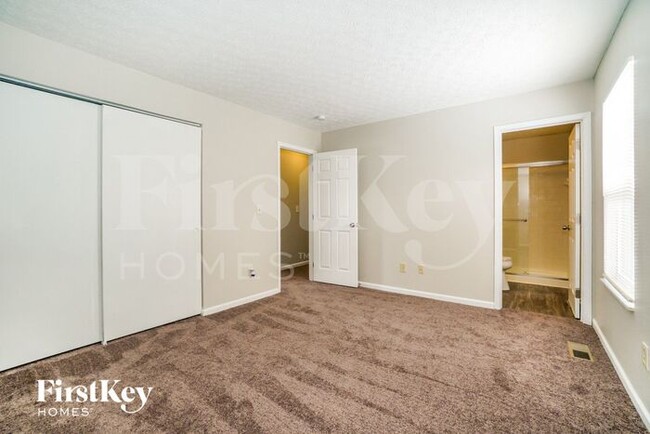 Building Photo - 5993 Brookmont Dr