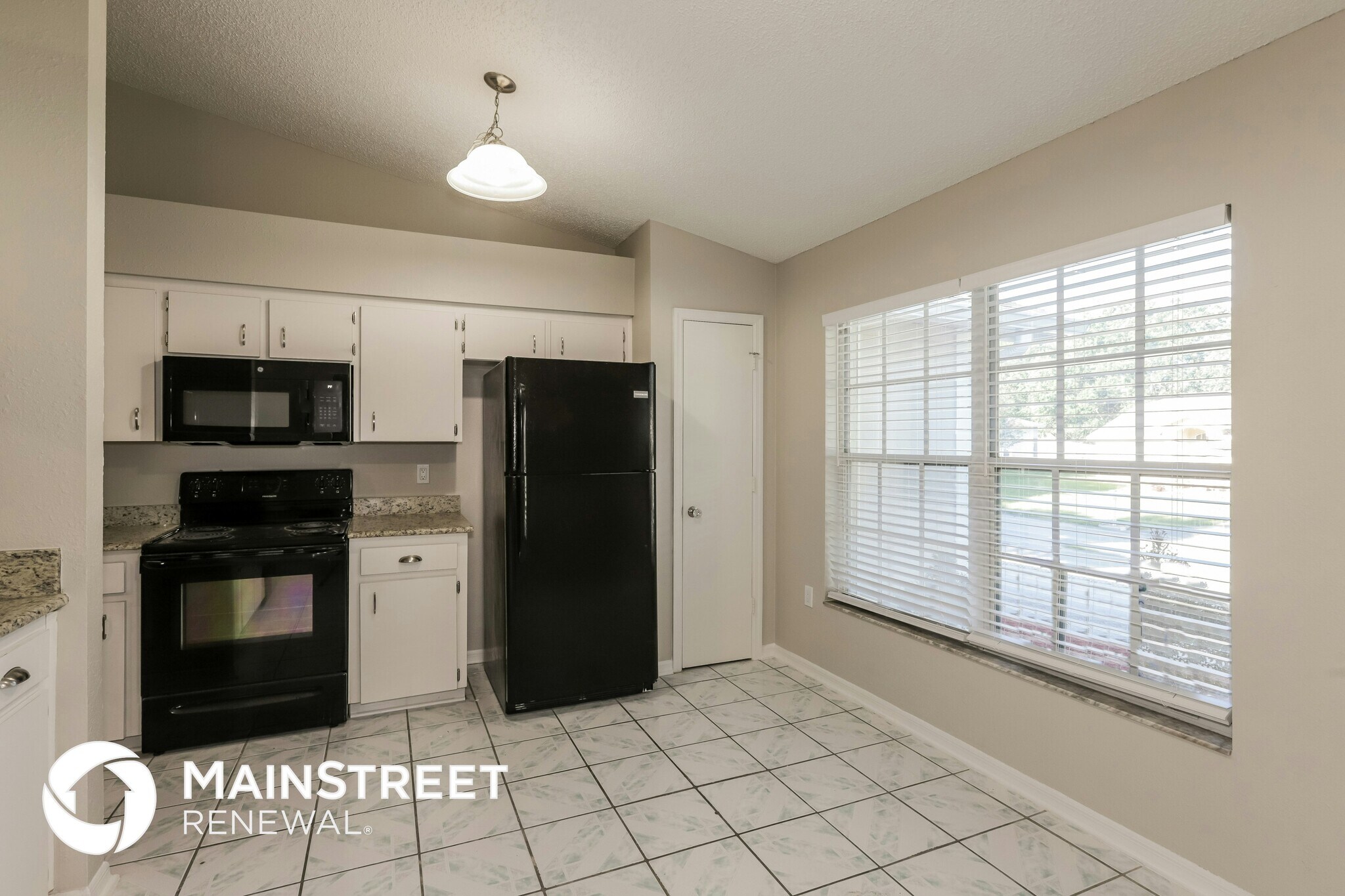 Building Photo - 3216 Big Valley Dr