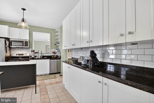 Building Photo - 3365 Runnymede Pl NW