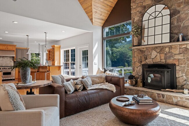 Primary Photo - 16 Depot St