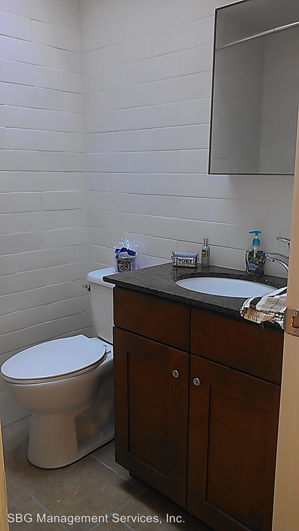 Building Photo - 126 W Allens Ln