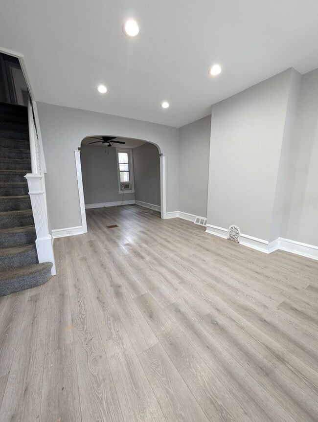 Building Photo - Now Showing!