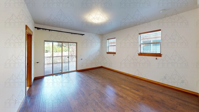 Building Photo - Beautiful 3 bedroom 2 bath home!