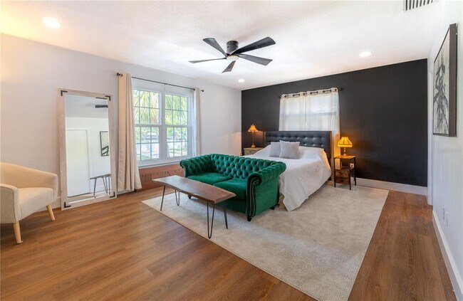 Building Photo - 1097 Eden Isle Blvd NE