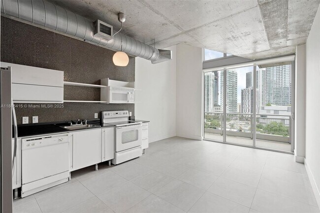 Building Photo - 690 SW 1st Ct